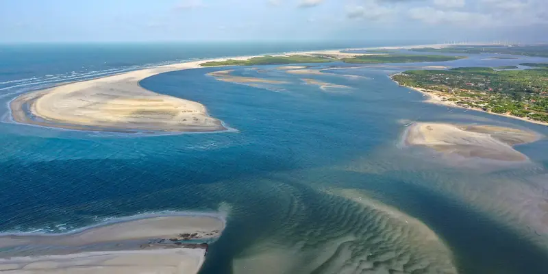 Kitesurfing at Atins