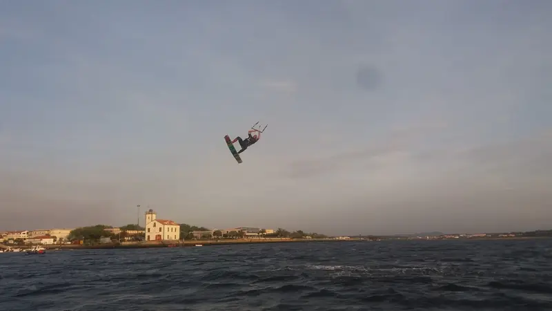 Kitesurfing at Esposende Praia