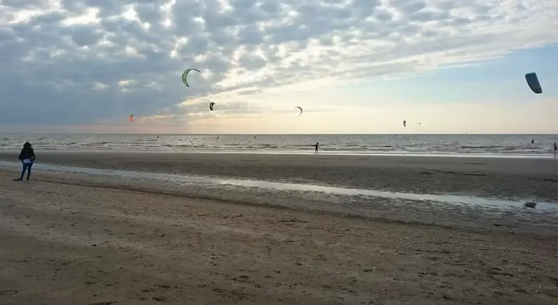 Kitesurfing at IJmuiden