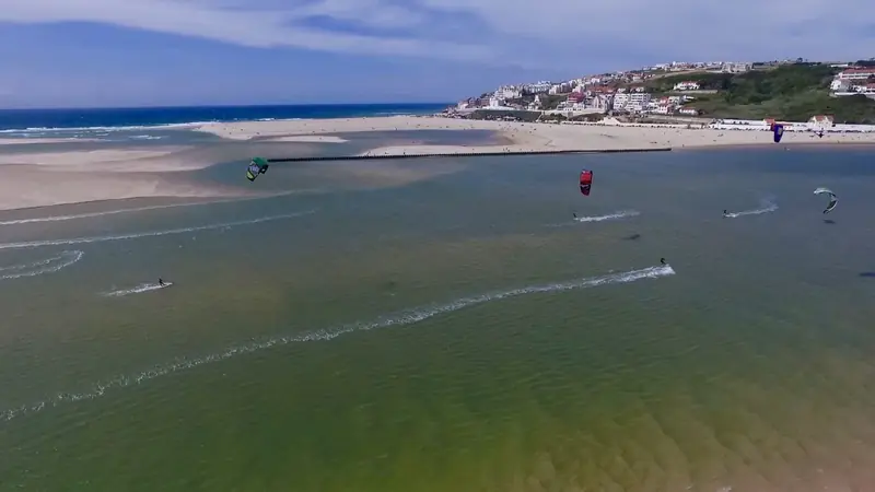 Kitesurfing at Lagoa de Obidos - Sul