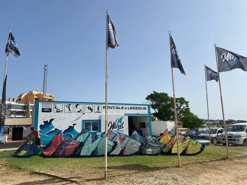 Kitesurfing at Meia Praia