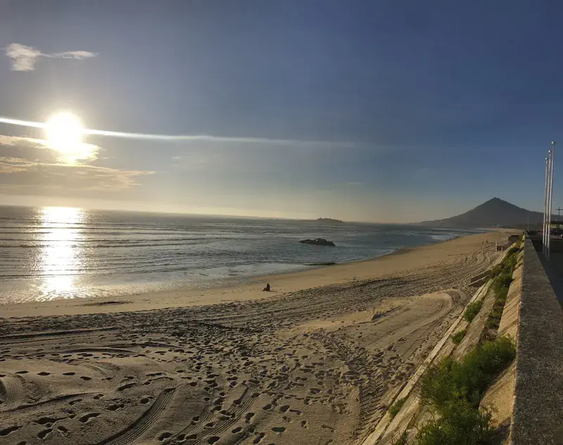 Kitesurfing at Moledo