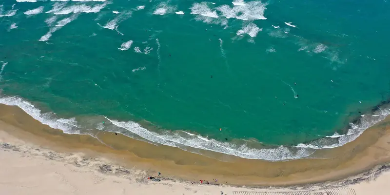 Kitesurfing at Paracuru