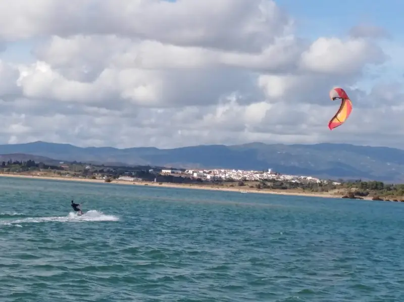 Kitesurfing at Praia de Alvor