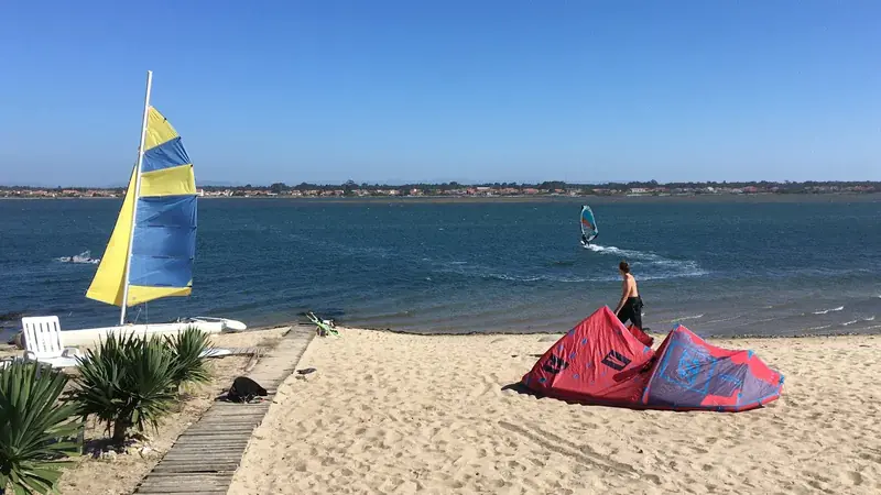 Kitesurfing at Ria de Aveiro Sul