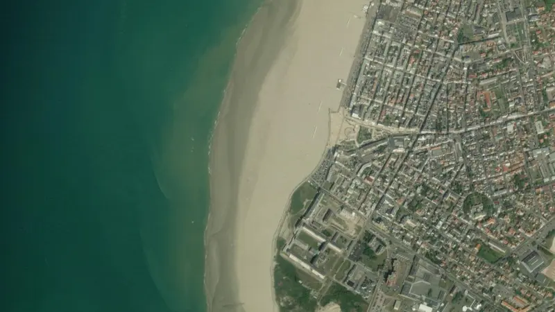 Kitesurfing at Berck-sur-Mer