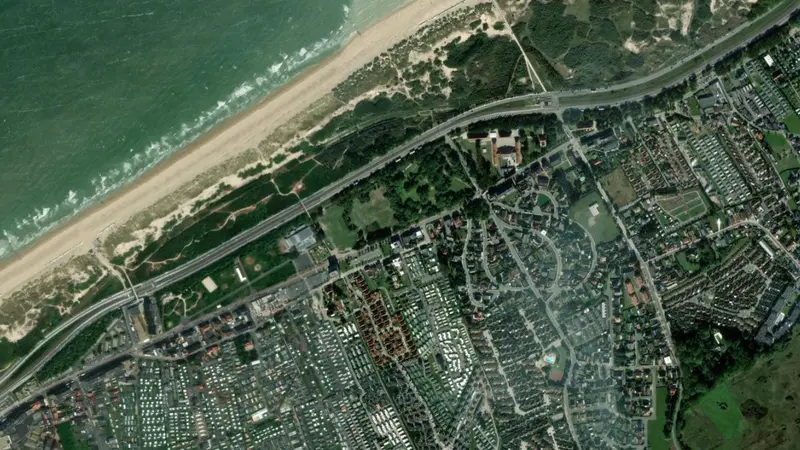 Kitesurfing at Bredene