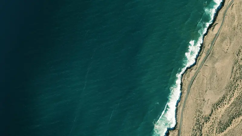 Kitesurfing at Cap Rhir