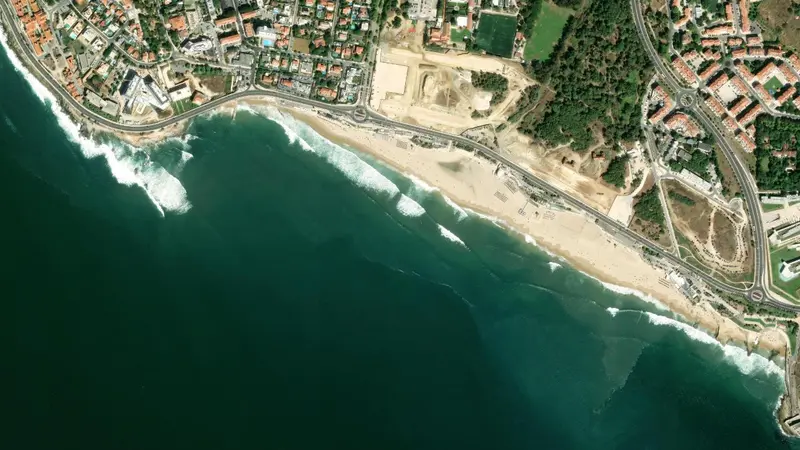 Kitesurfing at Carcavelos