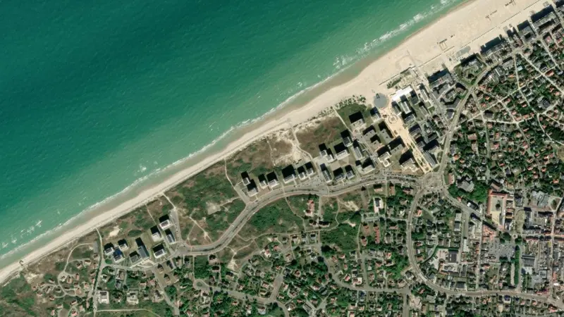 Kitesurfing at De Panne