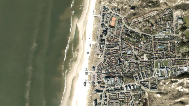 Kitesurfing at Egmond aan Zee