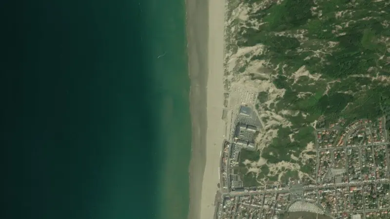 Kitesurfing at Fort-Mahon-Plage