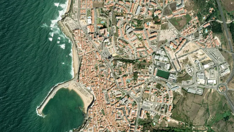 Kitesurfing at Foz do Lizandro