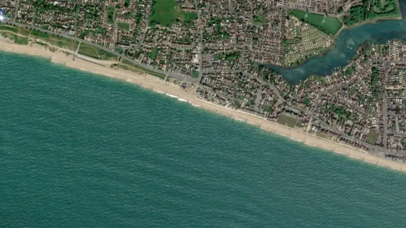 Kitesurfing at Hayling Island