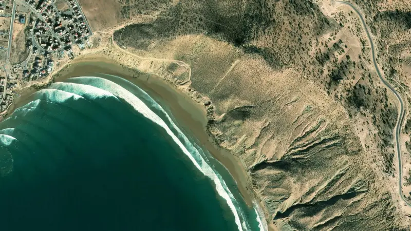 Kitesurfing at Imessouane