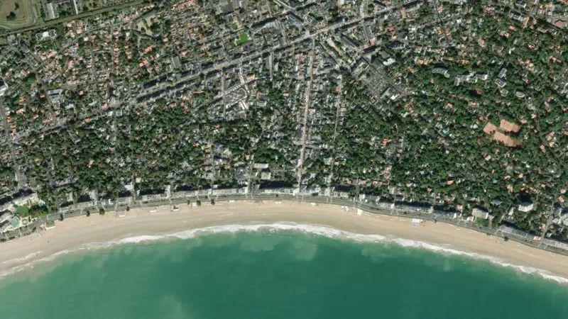 Kitesurfing at La Baule