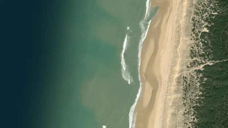 Kitesurfing at Le Grand Crohot