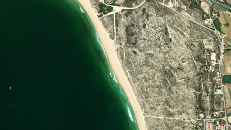 Kitesurfing at Peniche