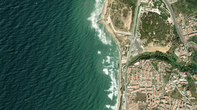 Kitesurfing at Praia do Matadouro
