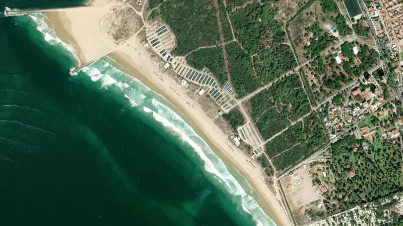 Kitesurfing at Sao Joao