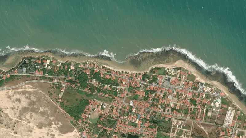 Kitesurfing at Taíba