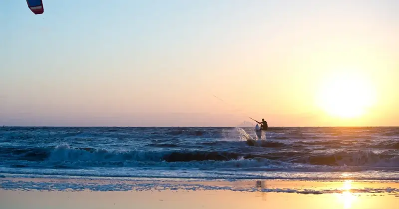 Kitesurfing at Scheveningen
