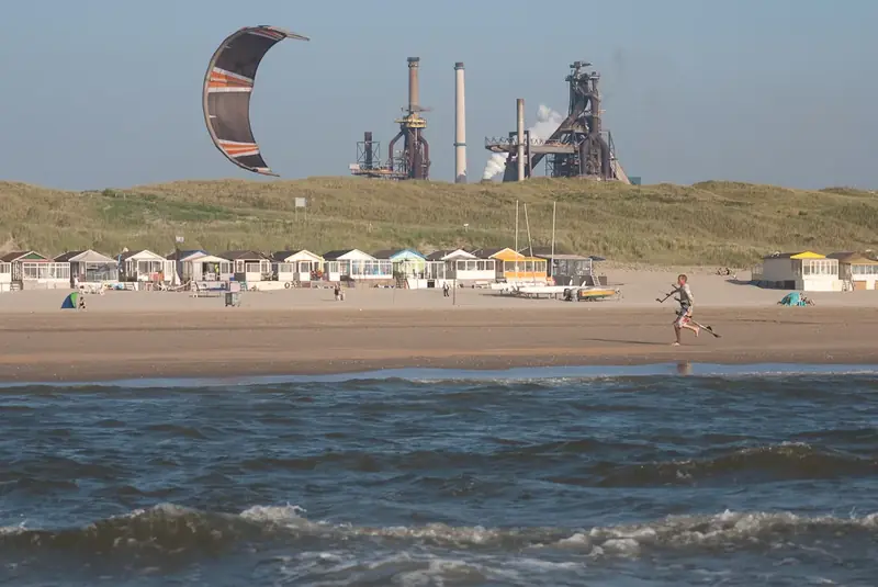 Kitesurfing at Wijk aan Zee