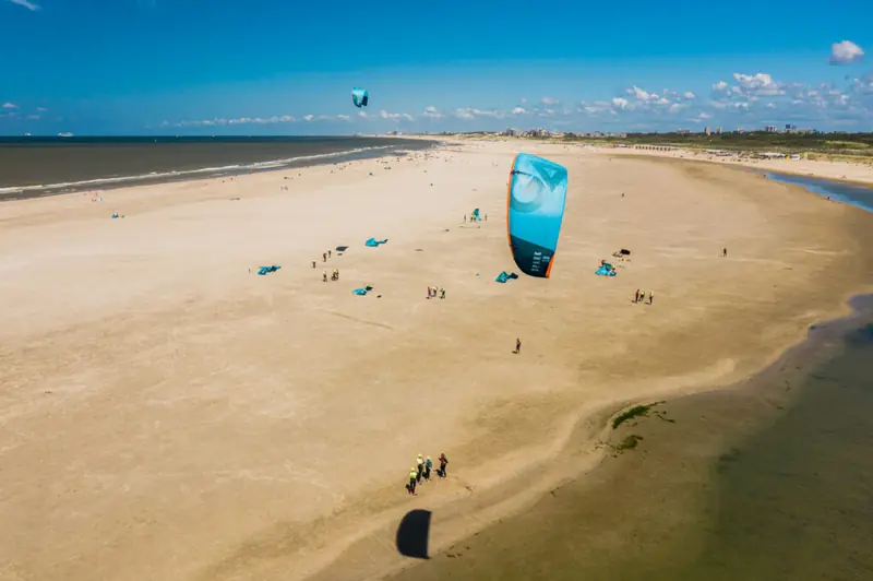 Kitesurfing at Zandmotor